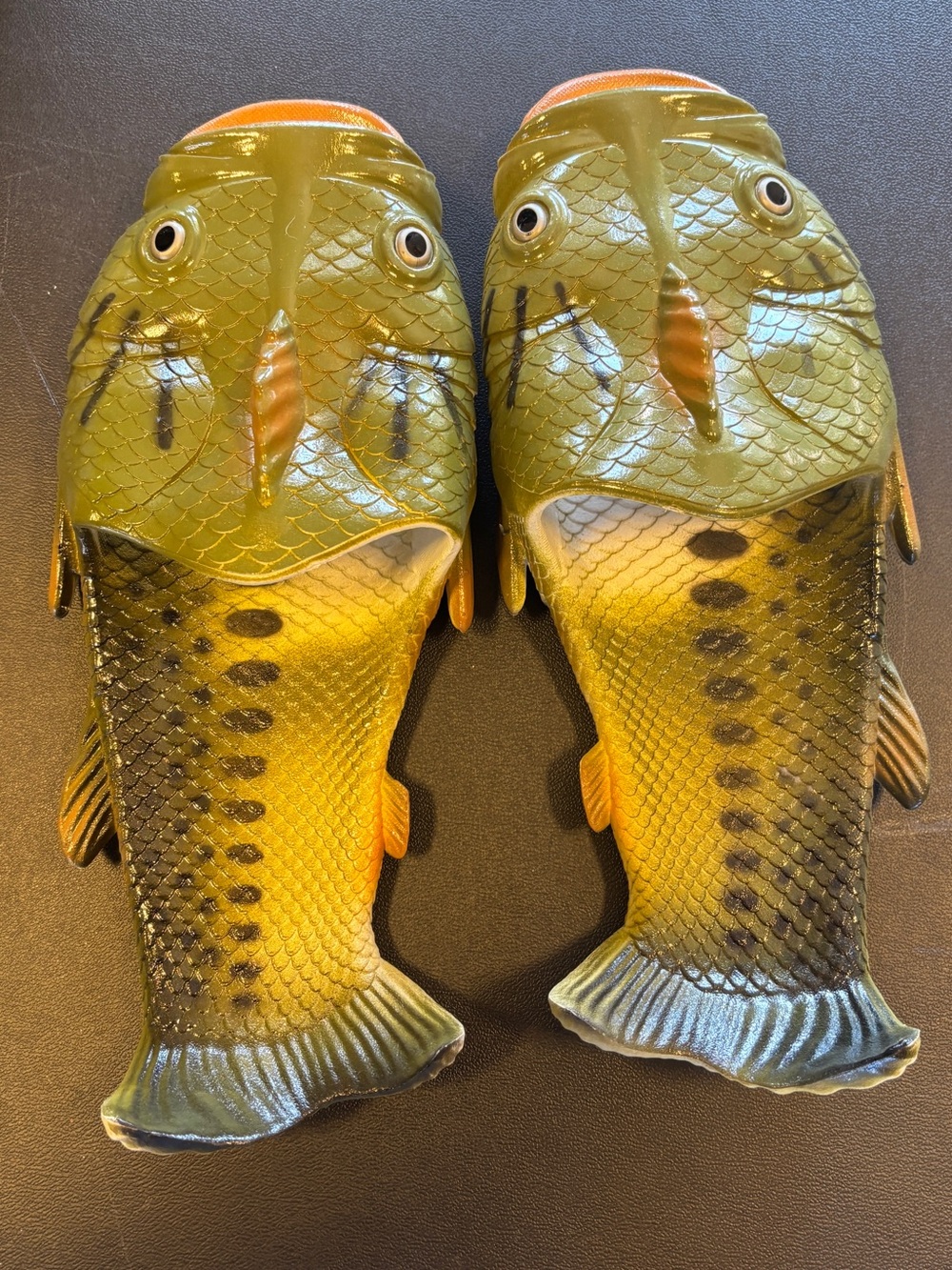 Fish-Shaped Mens Sandals Olive Green 1 size 10-10 1/2